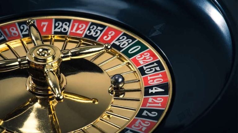 ပလက်ဖောင်းတွင် Sportsbook Esports Live Casino ဂိမ်းများ ကစားနေသော မြန်မာ ဝါသနာရှင်